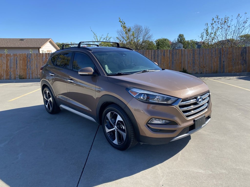 Used 2017 Hyundai Tucson Limited w/ Limited Ultimate Package 03