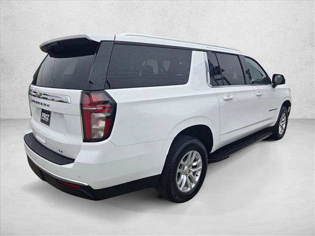 Used 2024 Chevrolet Suburban LT w/ Luxury Package RWD image 5