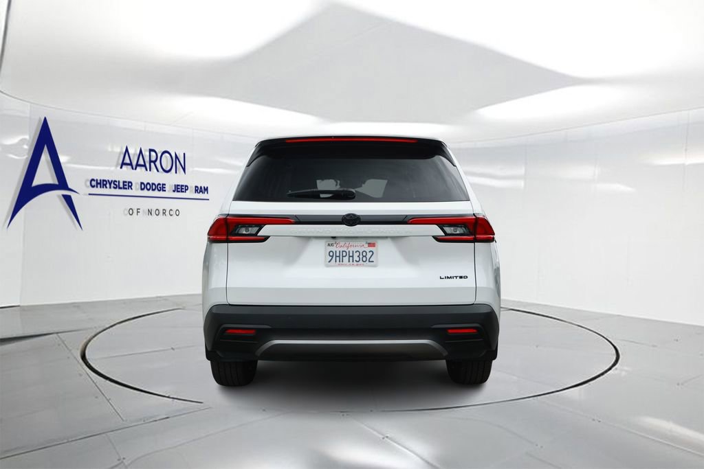 Used 2024 Toyota Grand Highlander Limited image 3