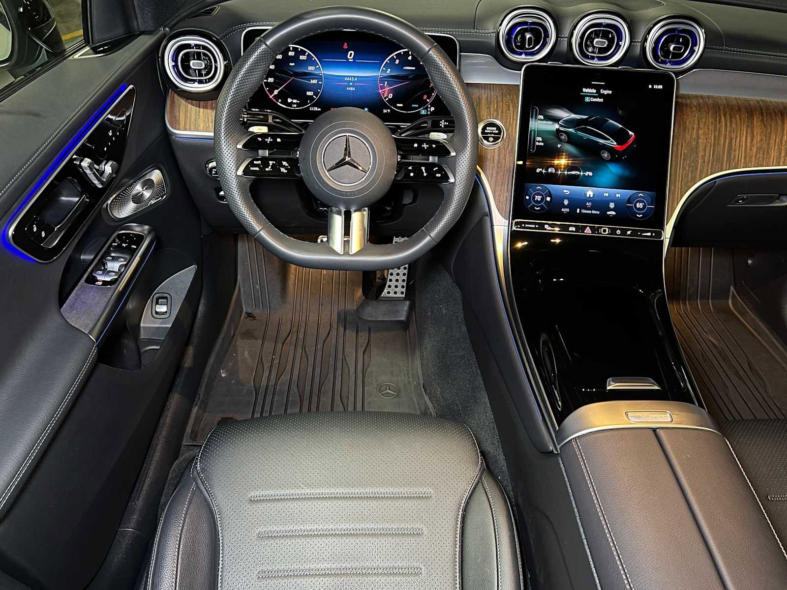 Used 2025 Mercedes-Benz GLC 300 GLC 300 image 44