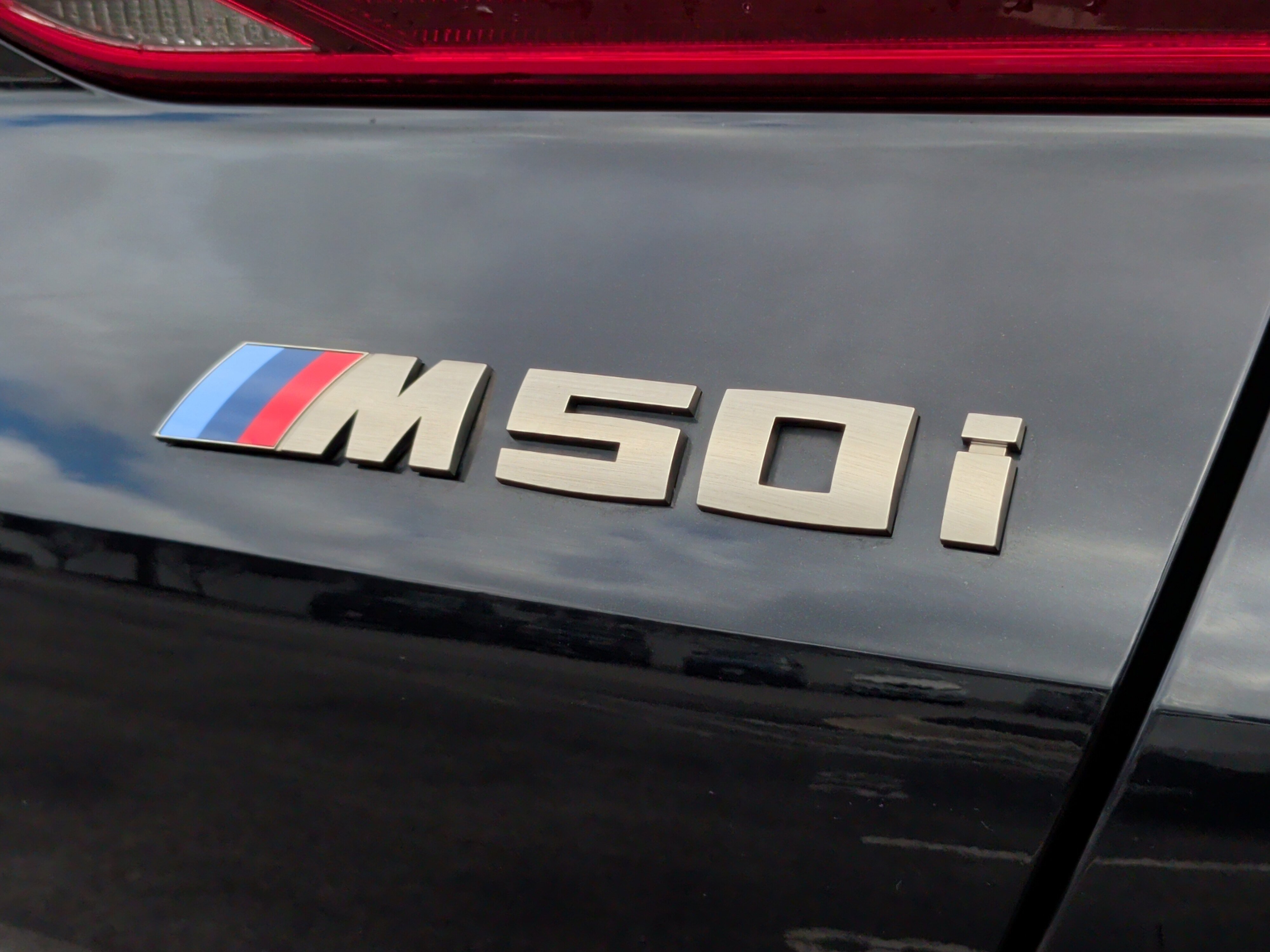 Used 2022 BMW X6 M50i w/ Executive Package image 39