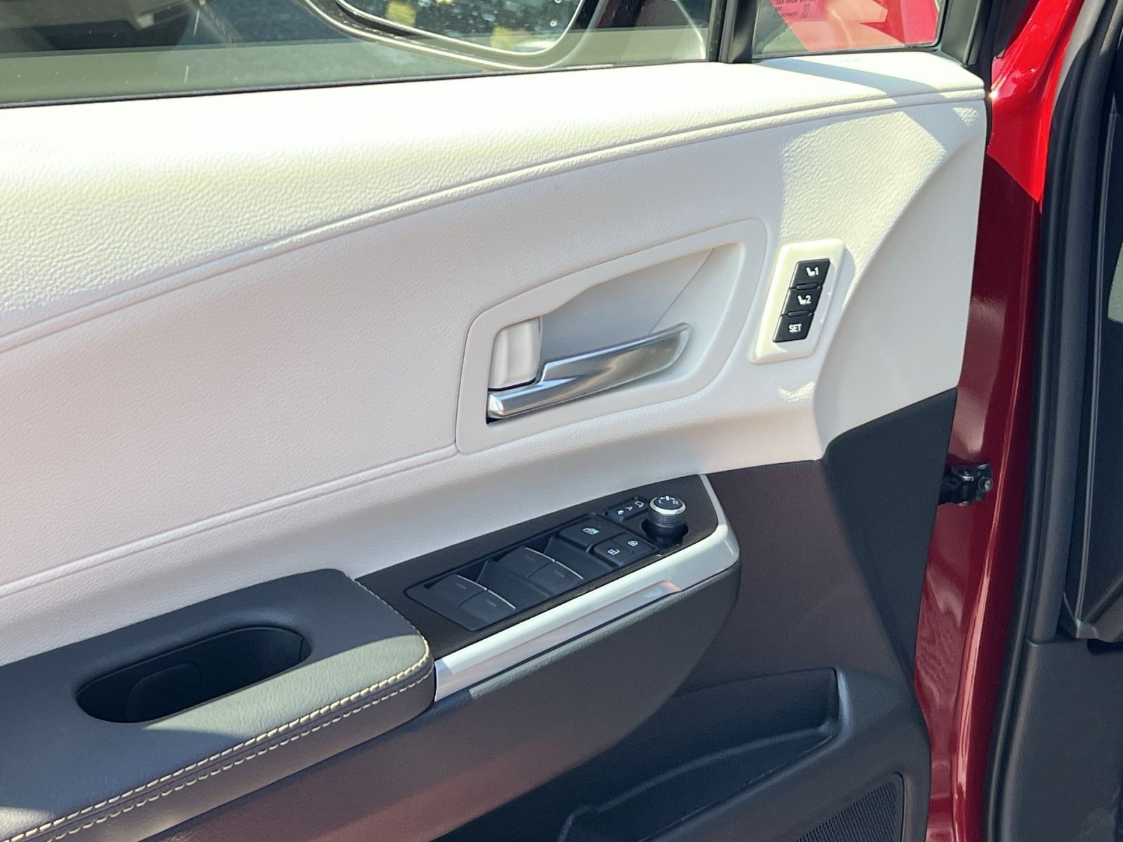 New 2026 Toyota Sienna Platinum AWD/4WD image 10
