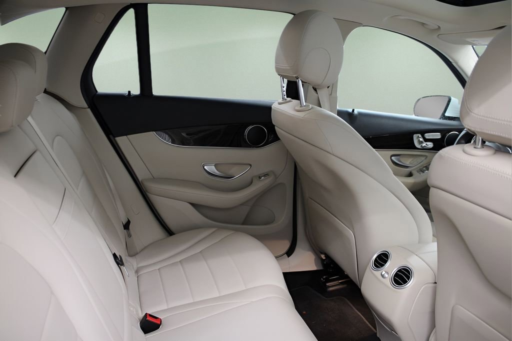 Used 2022 Mercedes-Benz GLC 300 image 31