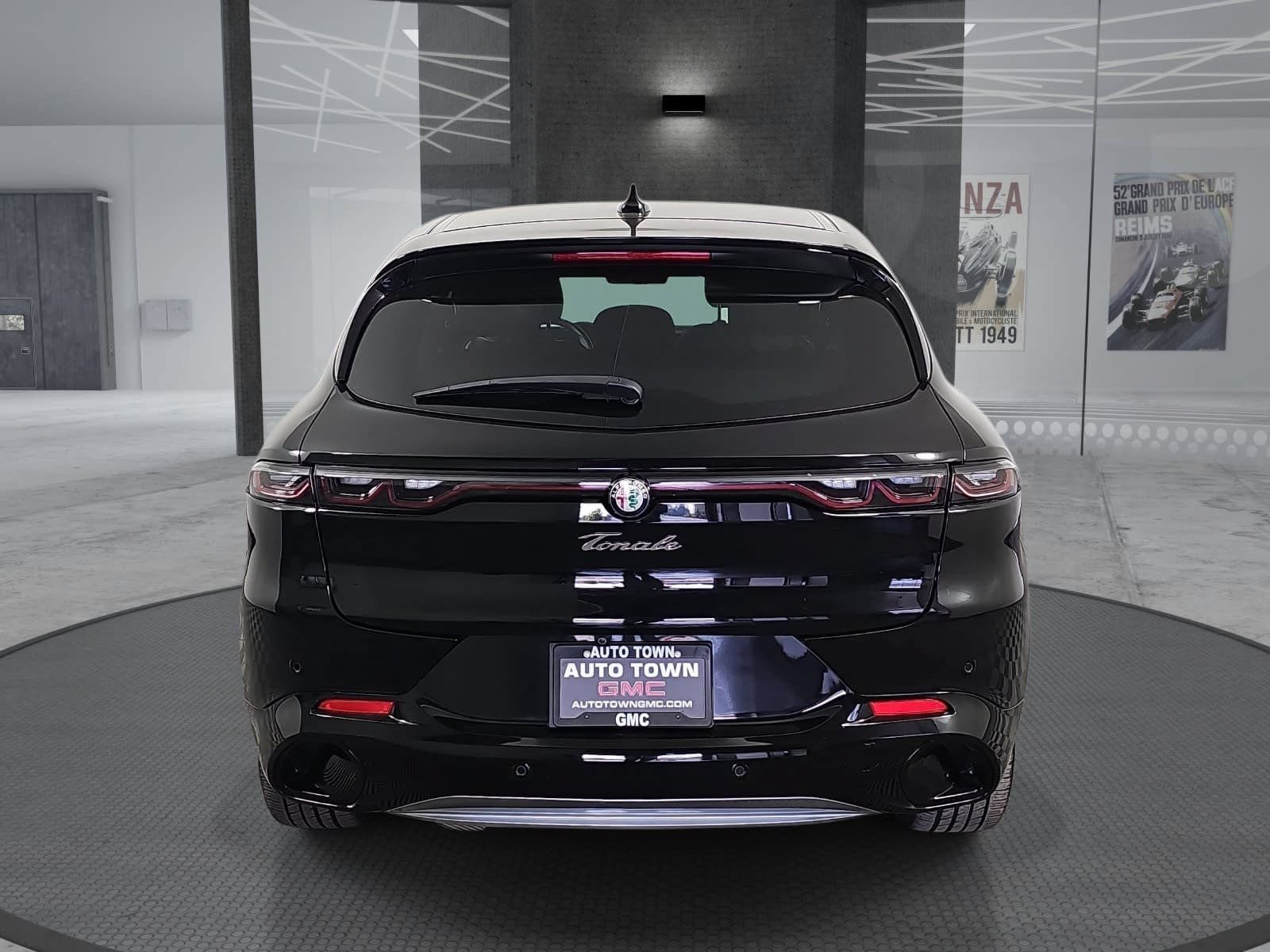Used 2024 Alfa Romeo Tonale Ti w/ Premium Interior Package AWD/4WD image 6