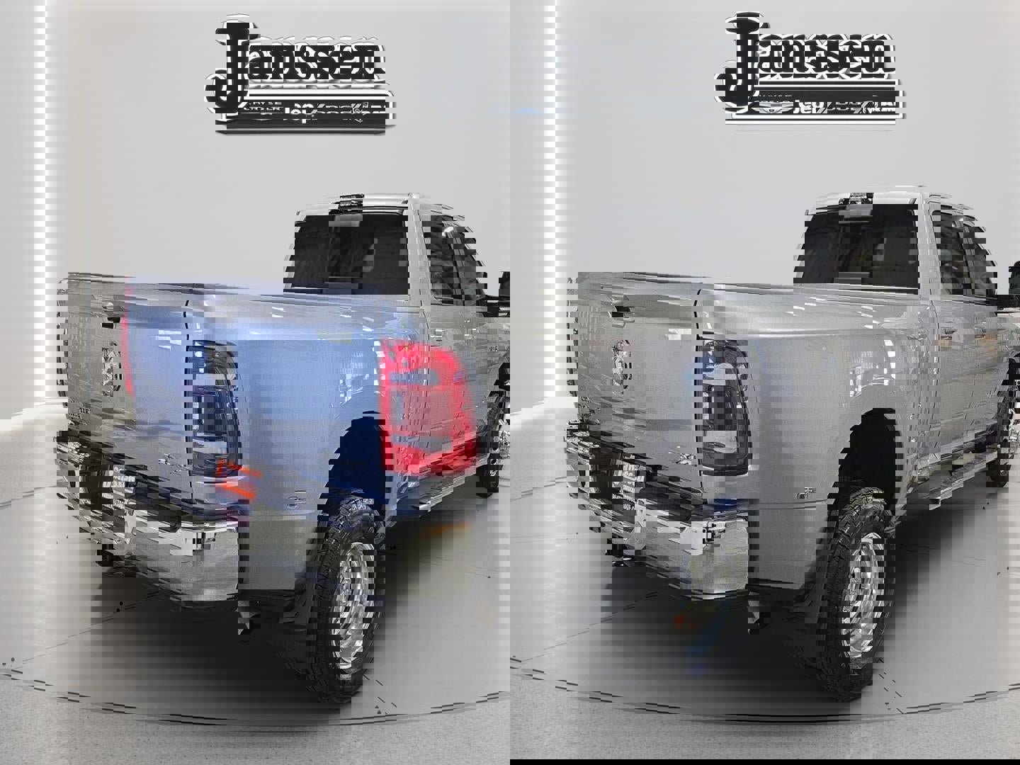 Used 2024 RAM 3500 Laramie image 4