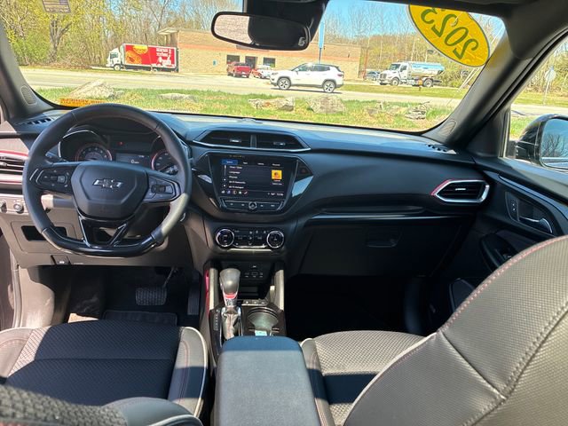Used 2023 Chevrolet TrailBlazer RS w/ Sun and Liftgate Package AWD/4WD image 12