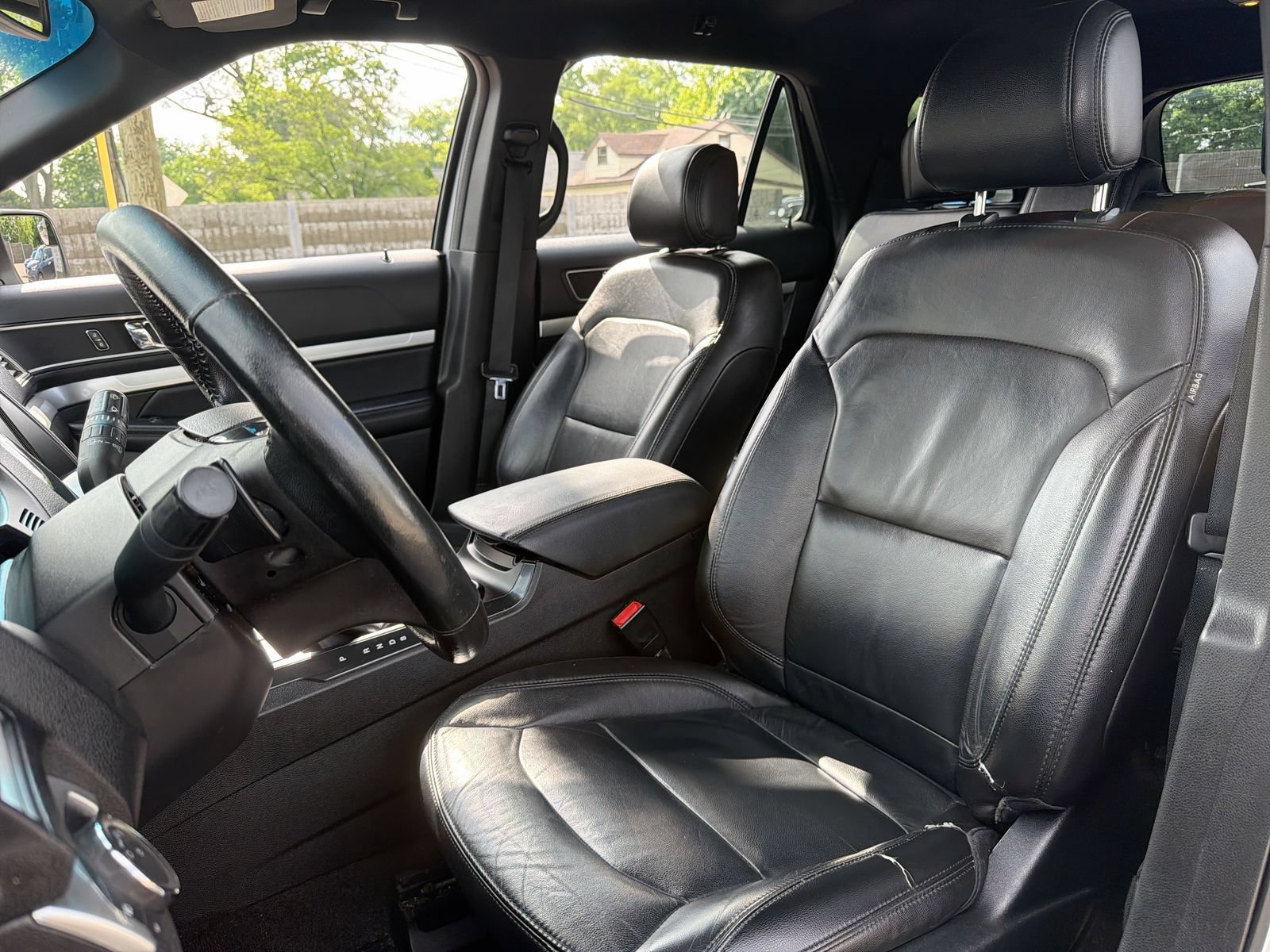 Used 2017 Ford Explorer XLT w/ Equipment Group 202A FWD image 22