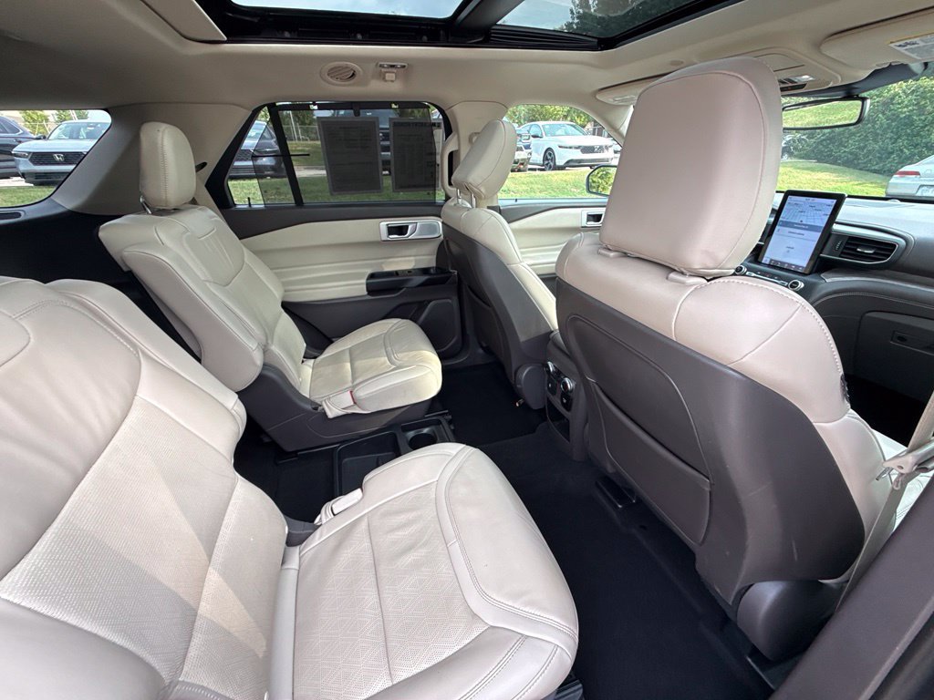 Used 2020 Ford Explorer Platinum w/ Premium Technology Package AWD/4WD image 40