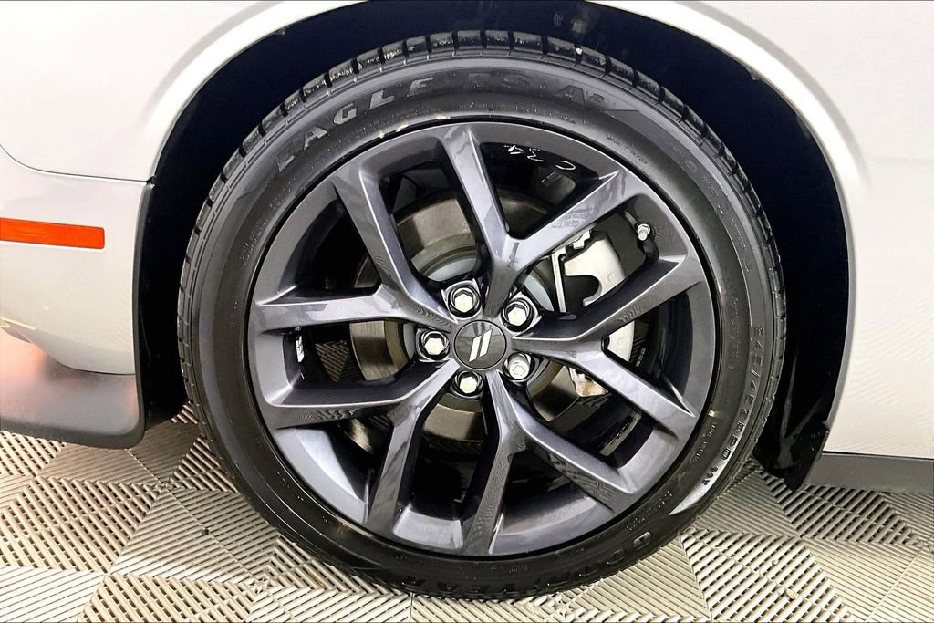 Used 2023 Dodge Challenger R/T w/ Plus Package image 7