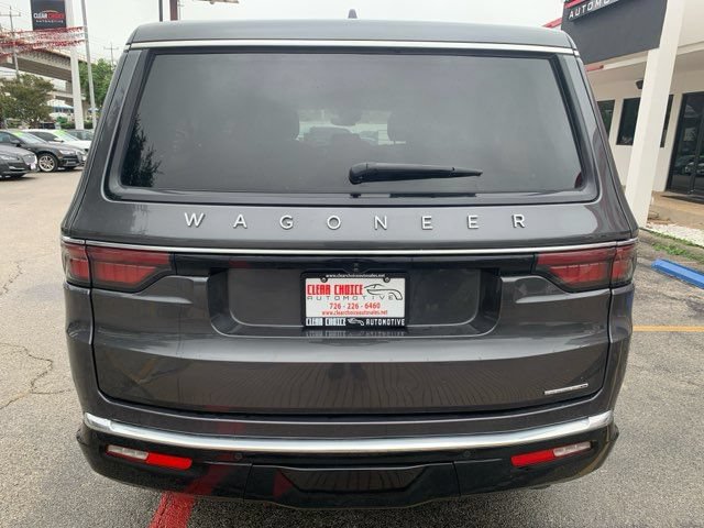 Used 2024 Jeep Wagoneer L Series II AWD/4WD image 3