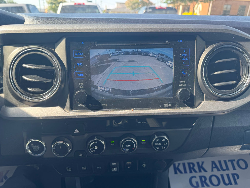 Used 2018 Toyota Tacoma TRD Off-Road w/ Technology Package image 18