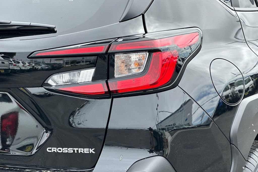 Used 2025 Subaru Crosstrek 2.5i Premium AWD/4WD image 31