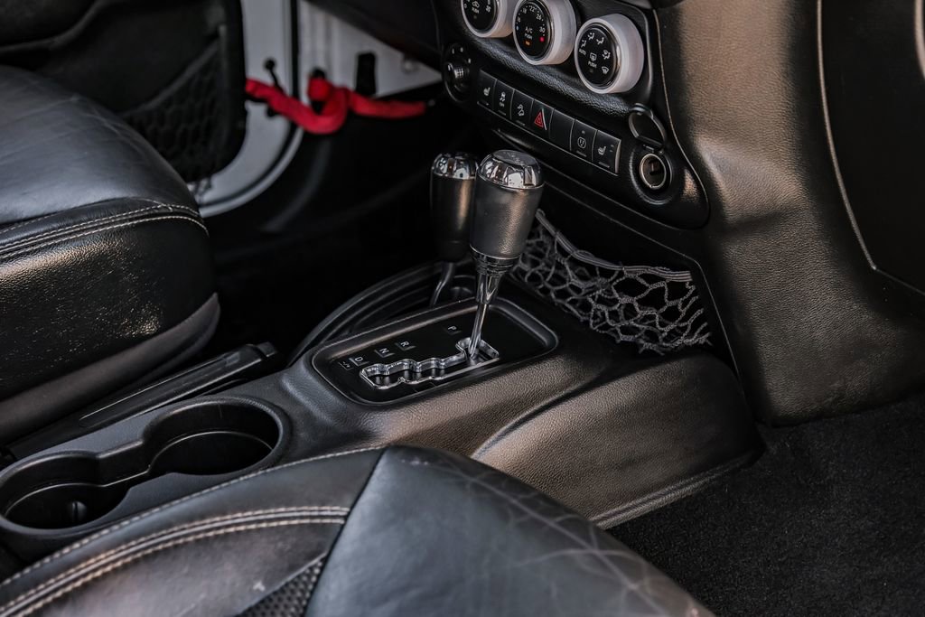 Used 2015 Jeep Wrangler Unlimited Sahara w/ Quick Order Package 24X image 19