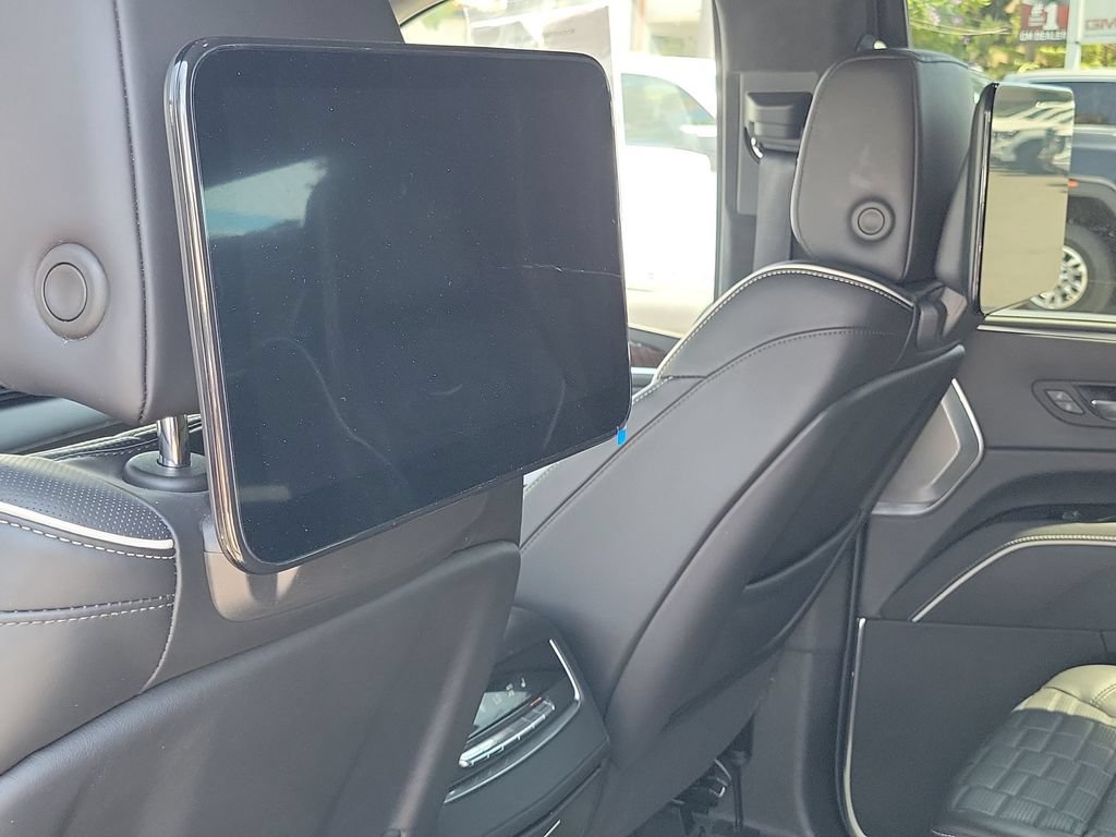 Certified 2022 Cadillac Escalade Sport Platinum w/ Heavy-Duty Trailer Package AWD/4WD image 35