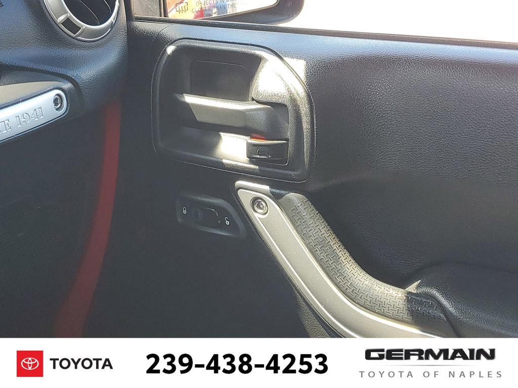 Used 2012 Jeep Wrangler Unlimited Rubicon w/ Dual Top Group image 28