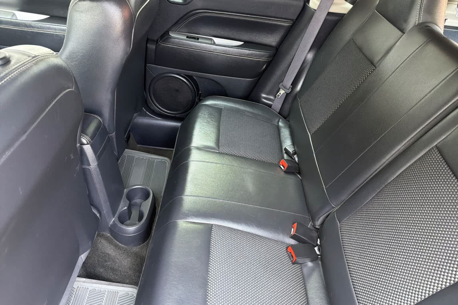 Used 2016 Jeep Compass Latitude AWD/4WD image 4