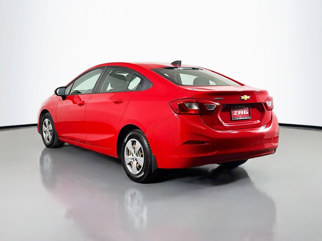 Used 2018 Chevrolet Cruze LS image 3