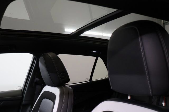 New 2025 Chevrolet Blazer EV LT AWD/4WD image 12