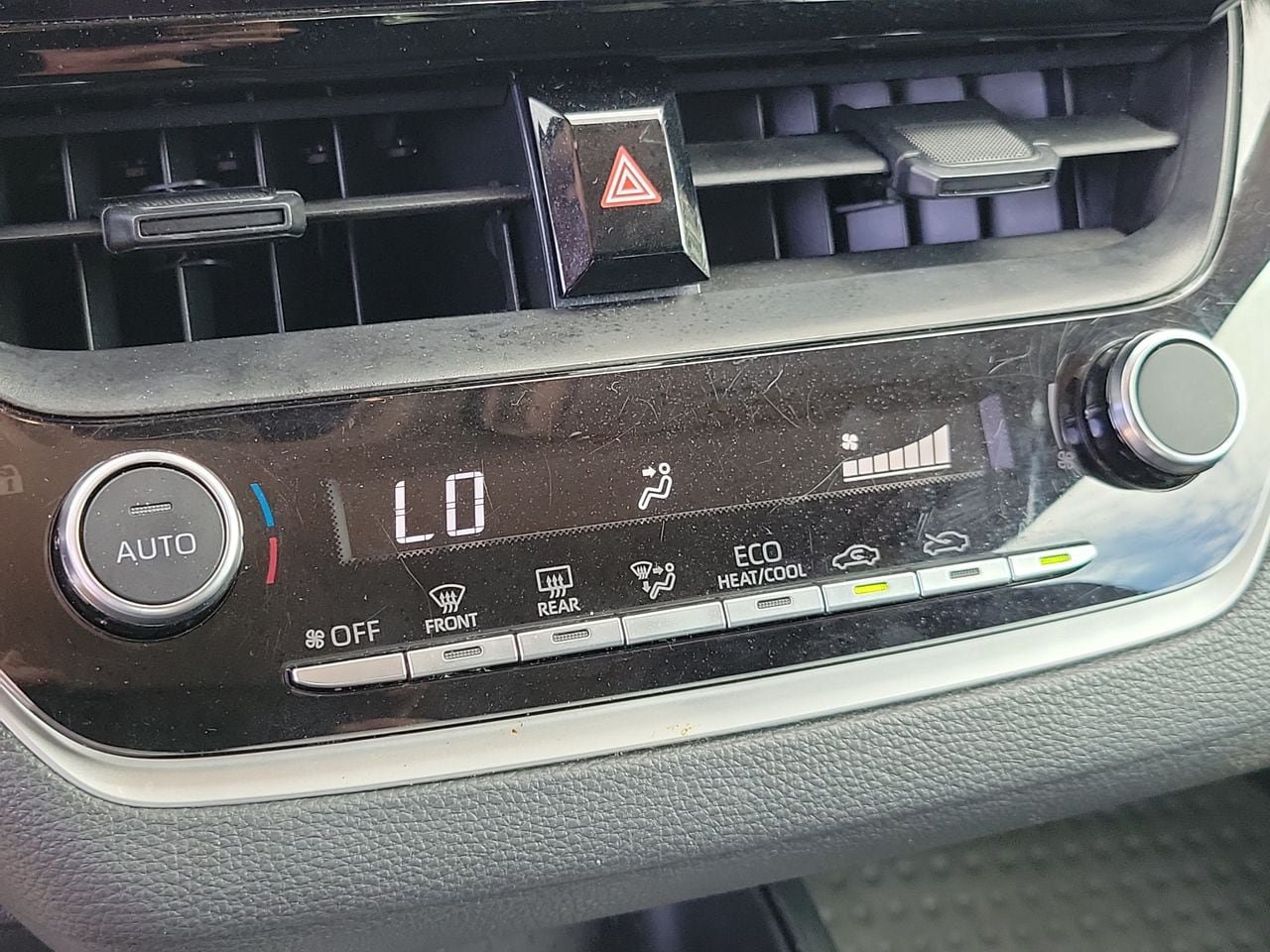 Used 2025 Toyota Corolla LE FWD image 26