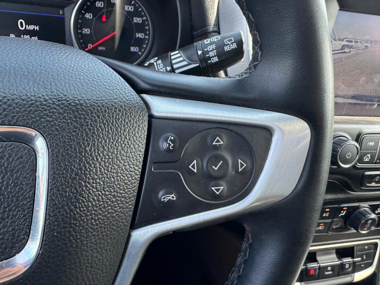 Used 2024 GMC Terrain SLT FWD image 34
