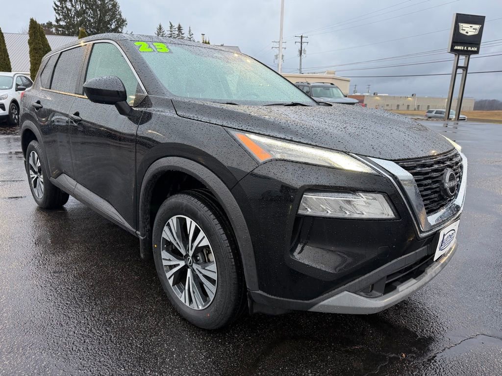 Used 2023 Nissan Rogue SV image 9