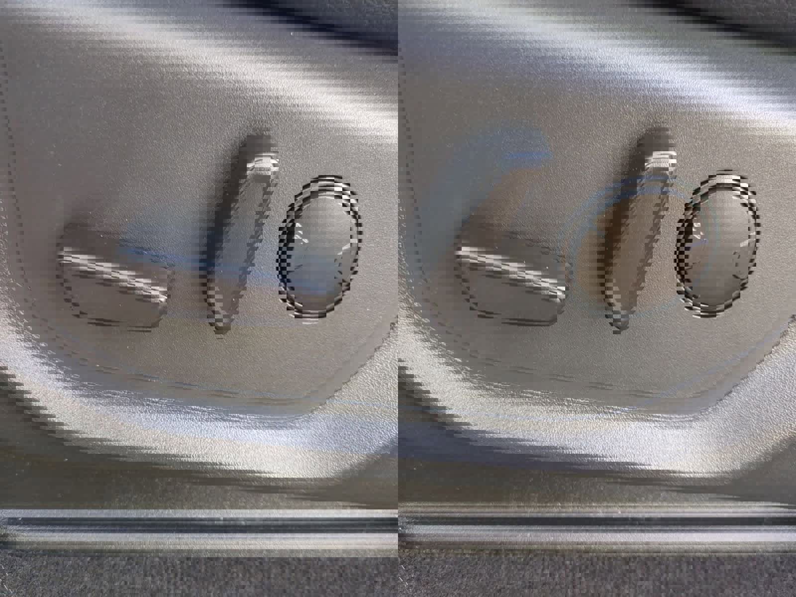 Certified 2022 Ford F350 Lariat w/ Tremor Off-Road Package image 17