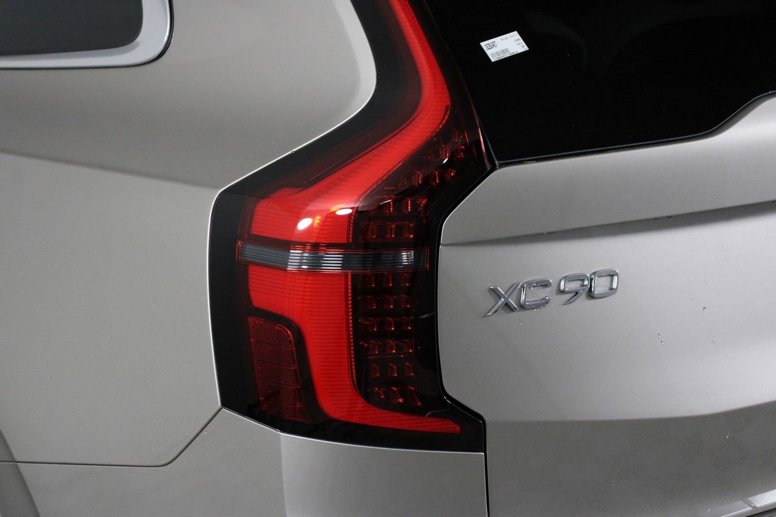 New 2026 Volvo XC90 T8 Plus w/ Protection Package Premier image 15