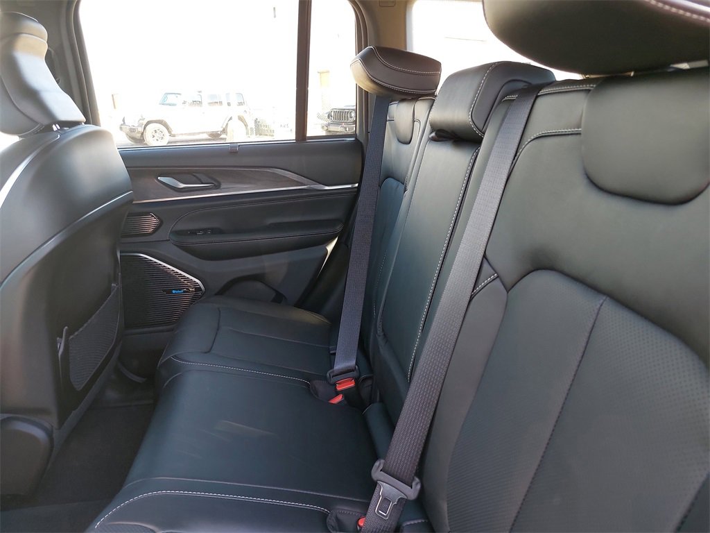 New 2024 Jeep Grand Cherokee Overland w/ Luxury Tech Group IV image 14