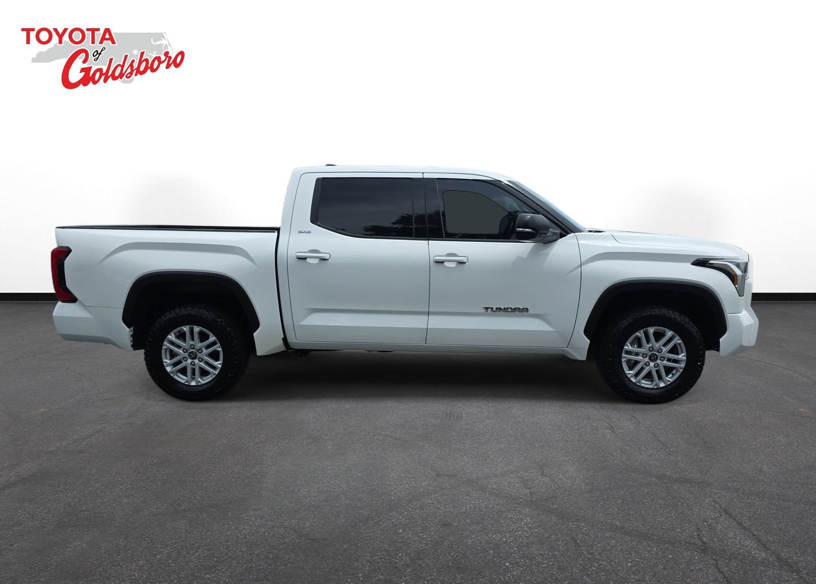 Used 2023 Toyota Tundra SR5 w/ SR5 Premium Package AWD/4WD image 4