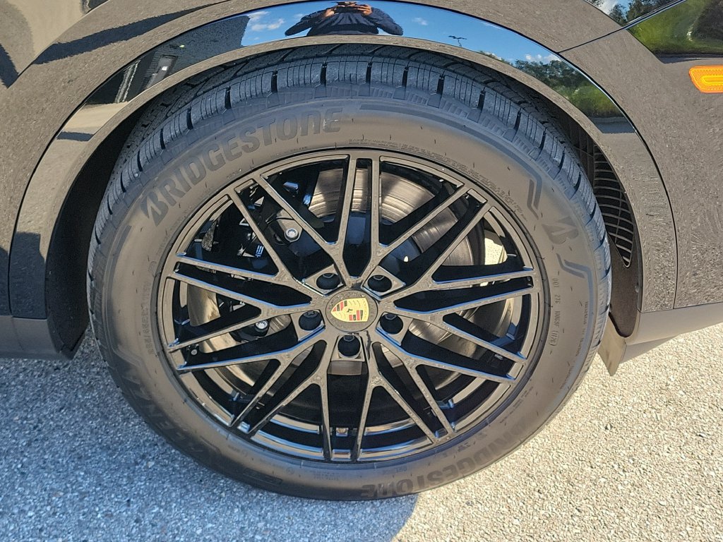 Certified 2026 Porsche Cayenne AWD/4WD image 13