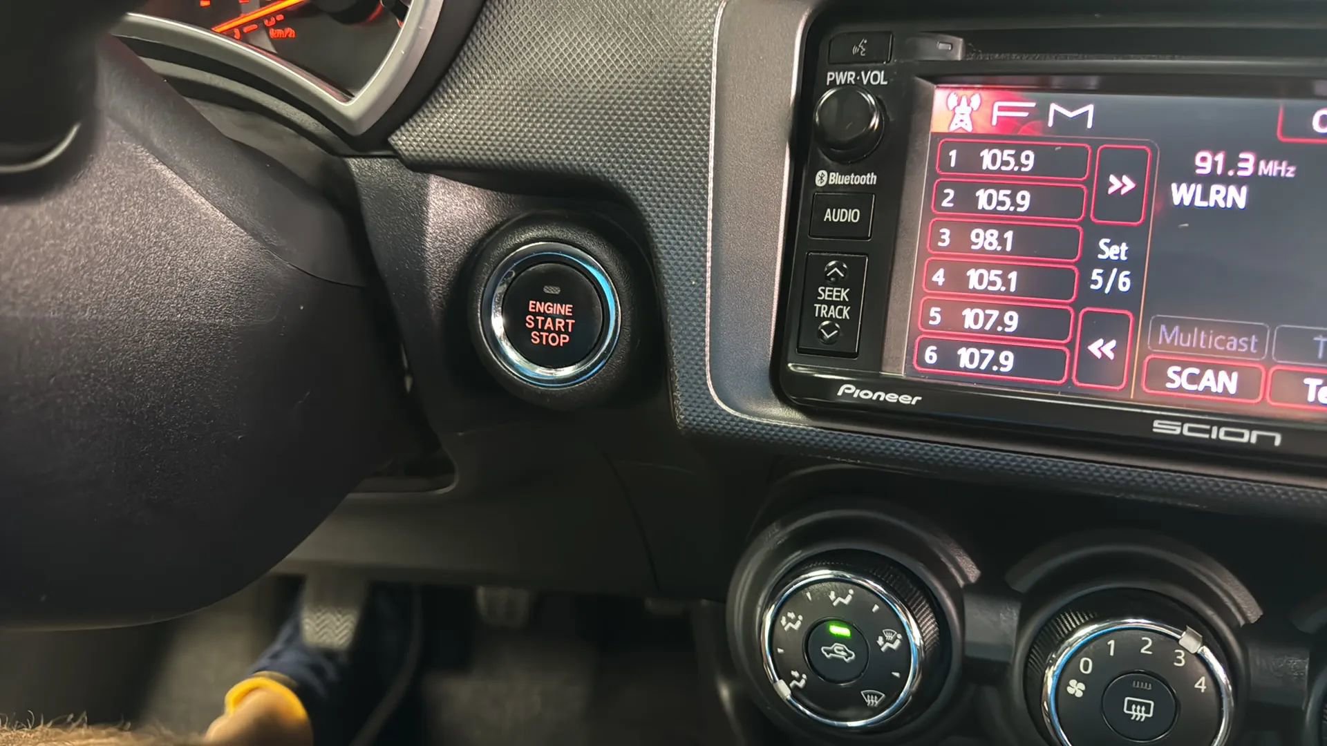 Used 2015 Scion tC FWD image 17