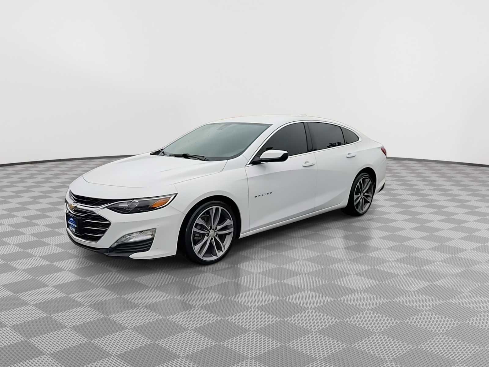 Used 2022 Chevrolet Malibu LT image 4