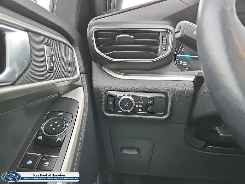 Used 2023 Ford Explorer XLT w/ Equipment Group 202A image 39