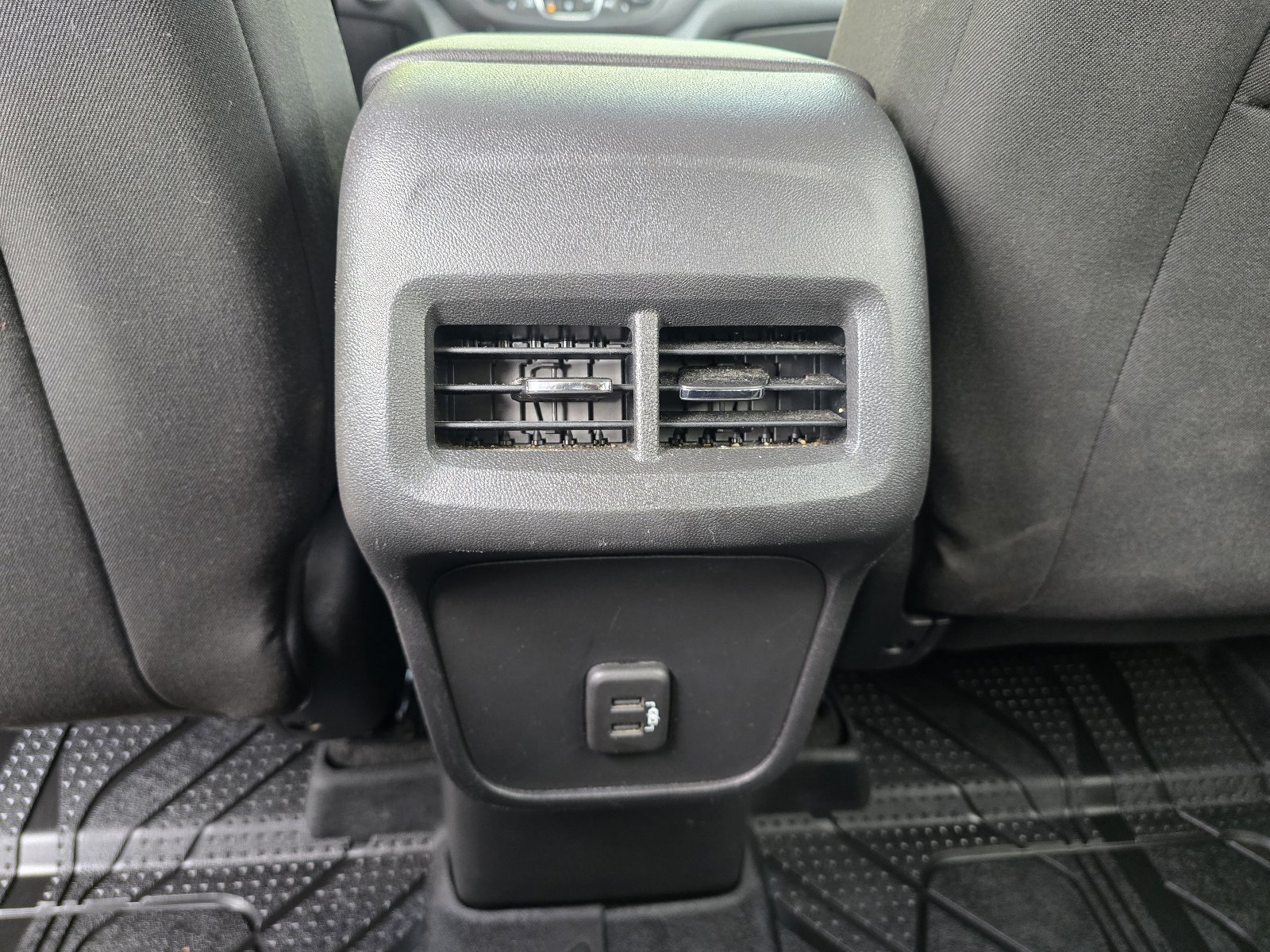 Used 2020 Chevrolet Equinox LT image 24