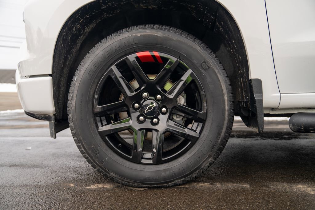 Used 2023 Chevrolet Silverado 1500 RST w/ Redline Edition image 2