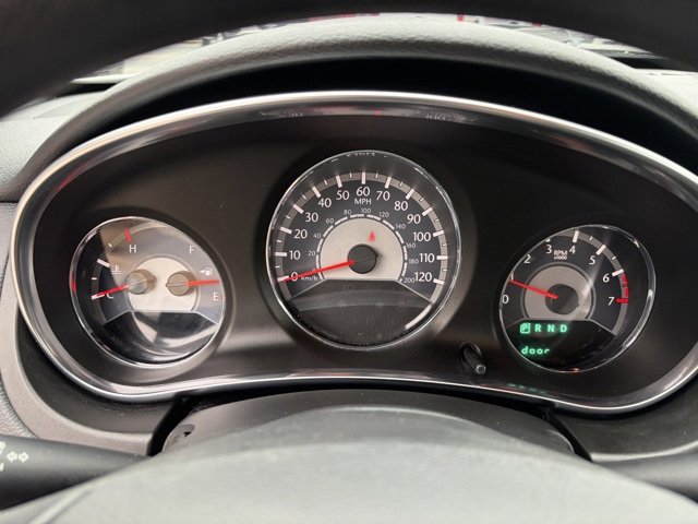 Used 2014 Chrysler 200 LX image 21