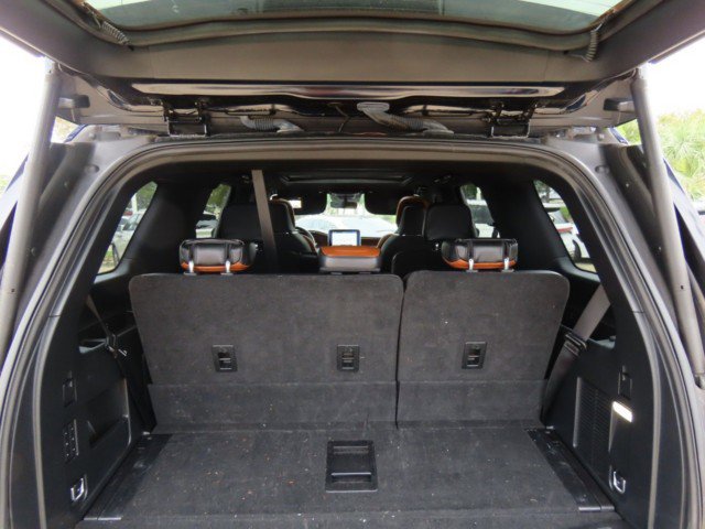 Used 2021 Lincoln Navigator Reserve w/ Luxury Package image 11