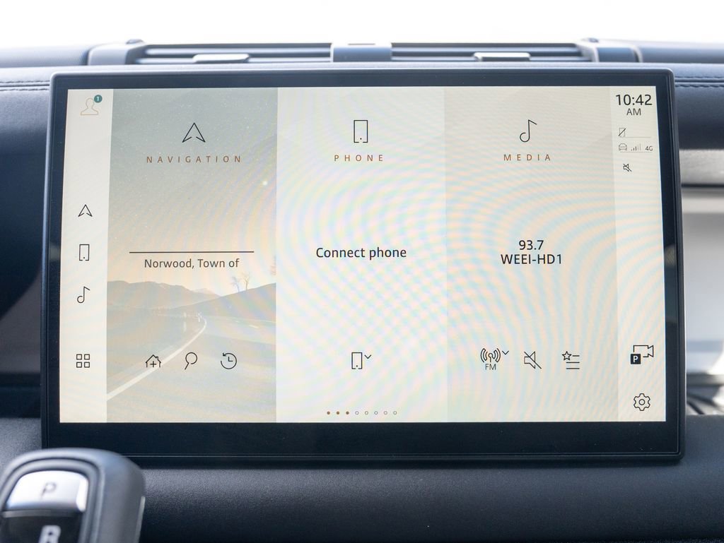 Certified 2025 Land Rover Defender 110 S image 22