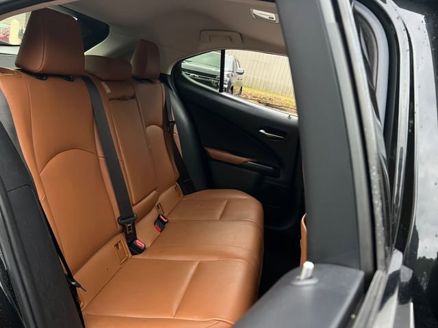 Used 2019 Lexus UX 200 image 30