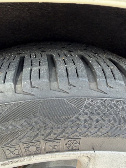 Used 2011 Mercedes-Benz E 350 4MATIC Sedan image 4