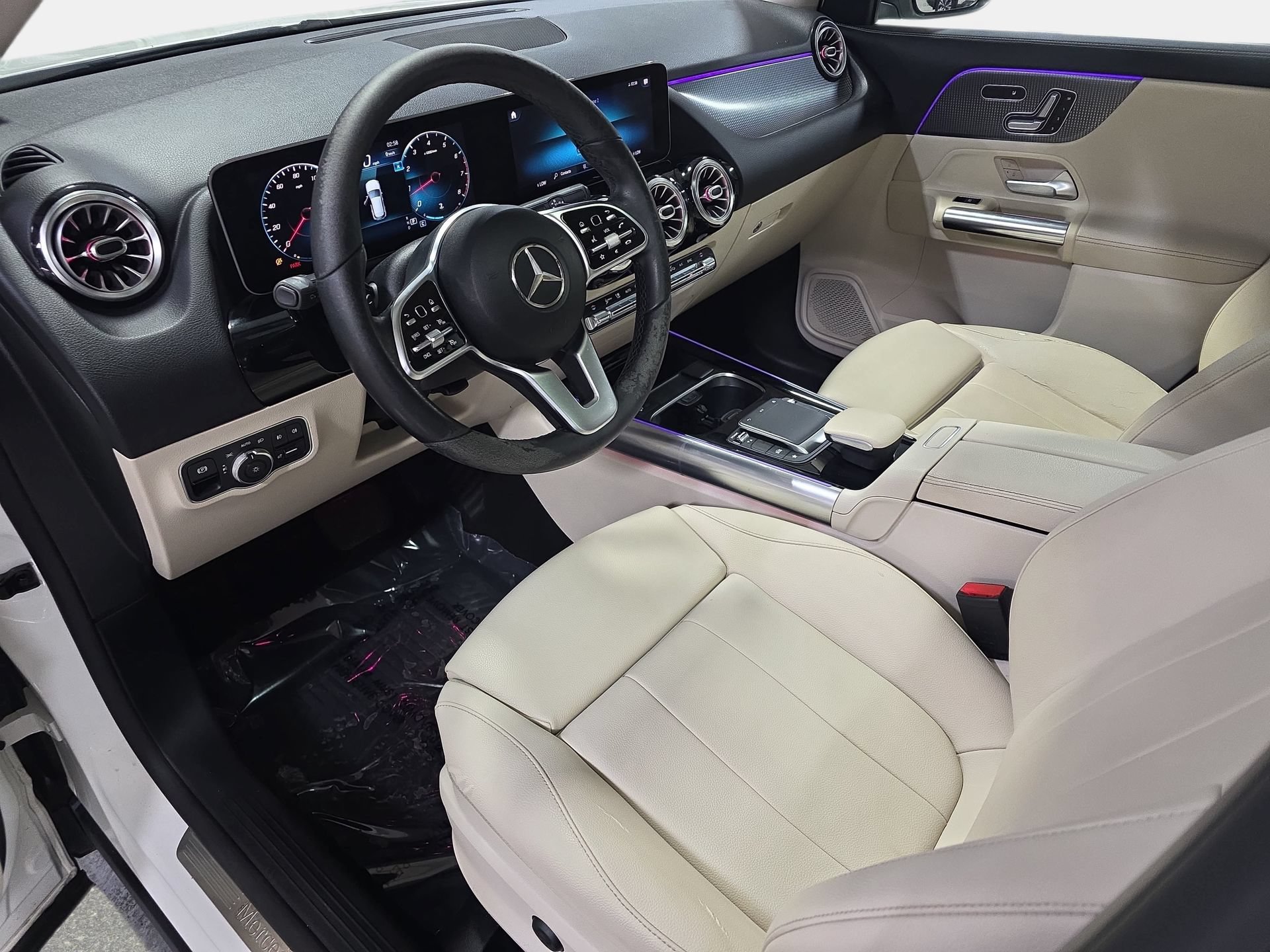 Used 2021 Mercedes-Benz GLA 250 w/ Premium Package image 16