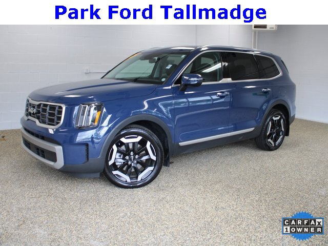 Used 2023 Kia Telluride S w/ S Sunroof Package