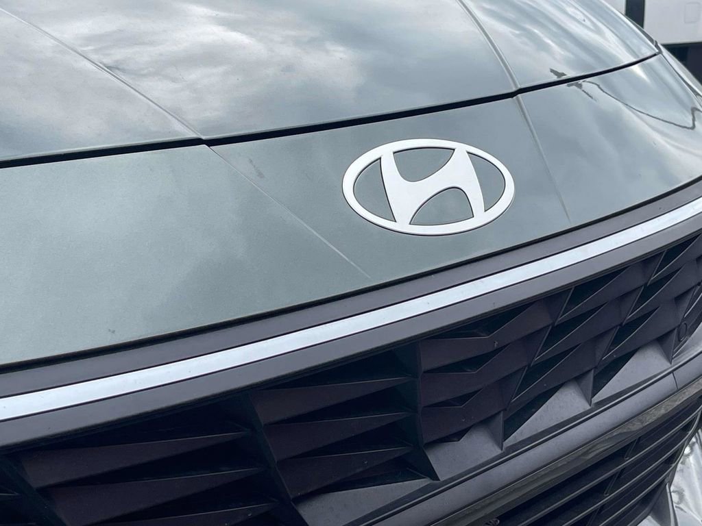 Used 2025 Hyundai Elantra Sport image 8