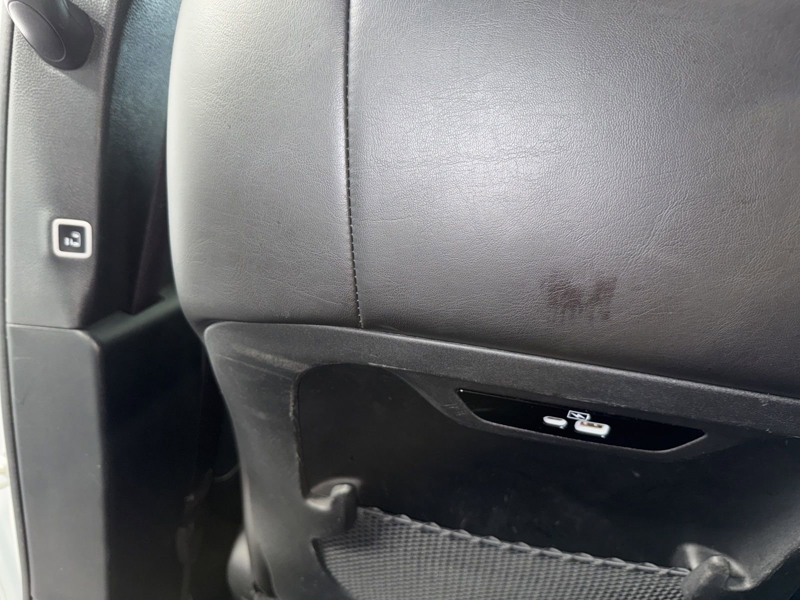 Used 2024 Chrysler Pacifica Select image 18