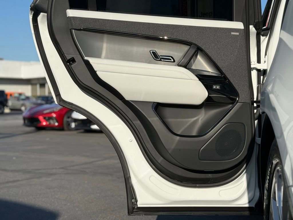 Used 2024 Land Rover Range Rover Sport SE image 41