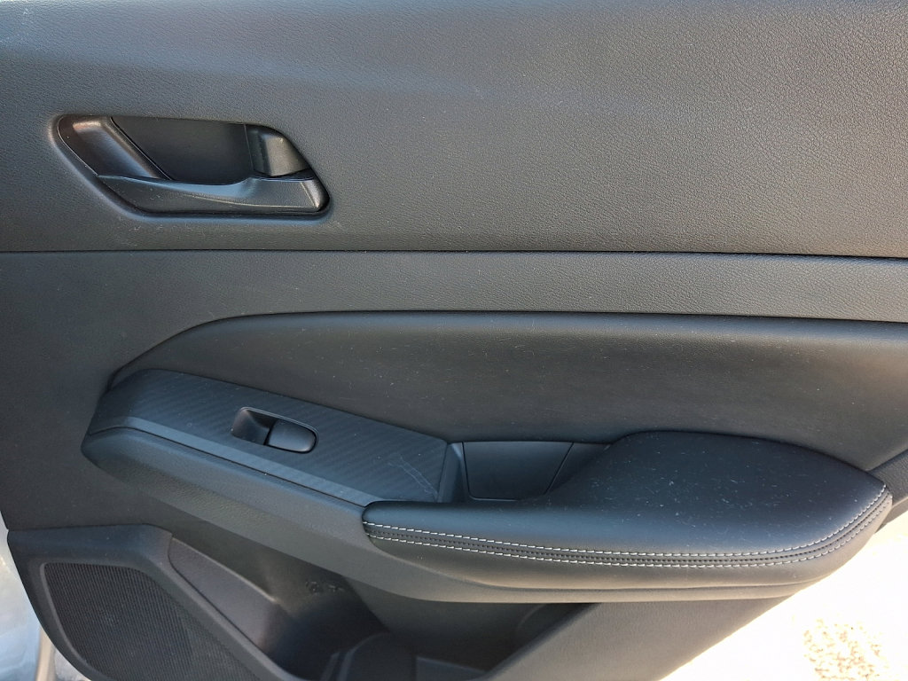 Used 2024 Nissan Altima 2.5 SV image 14