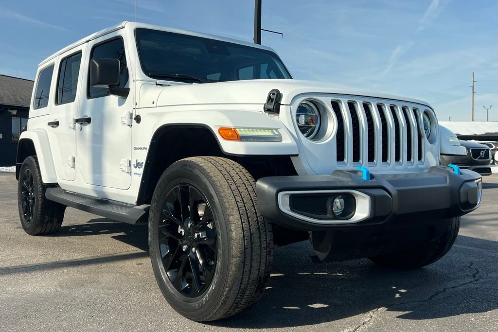 Used 2022 Jeep Wrangler Unlimited Sahara w/ Cold Weather Group image 11