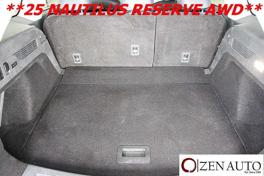 Used 2025 Lincoln Nautilus Reserve image 33