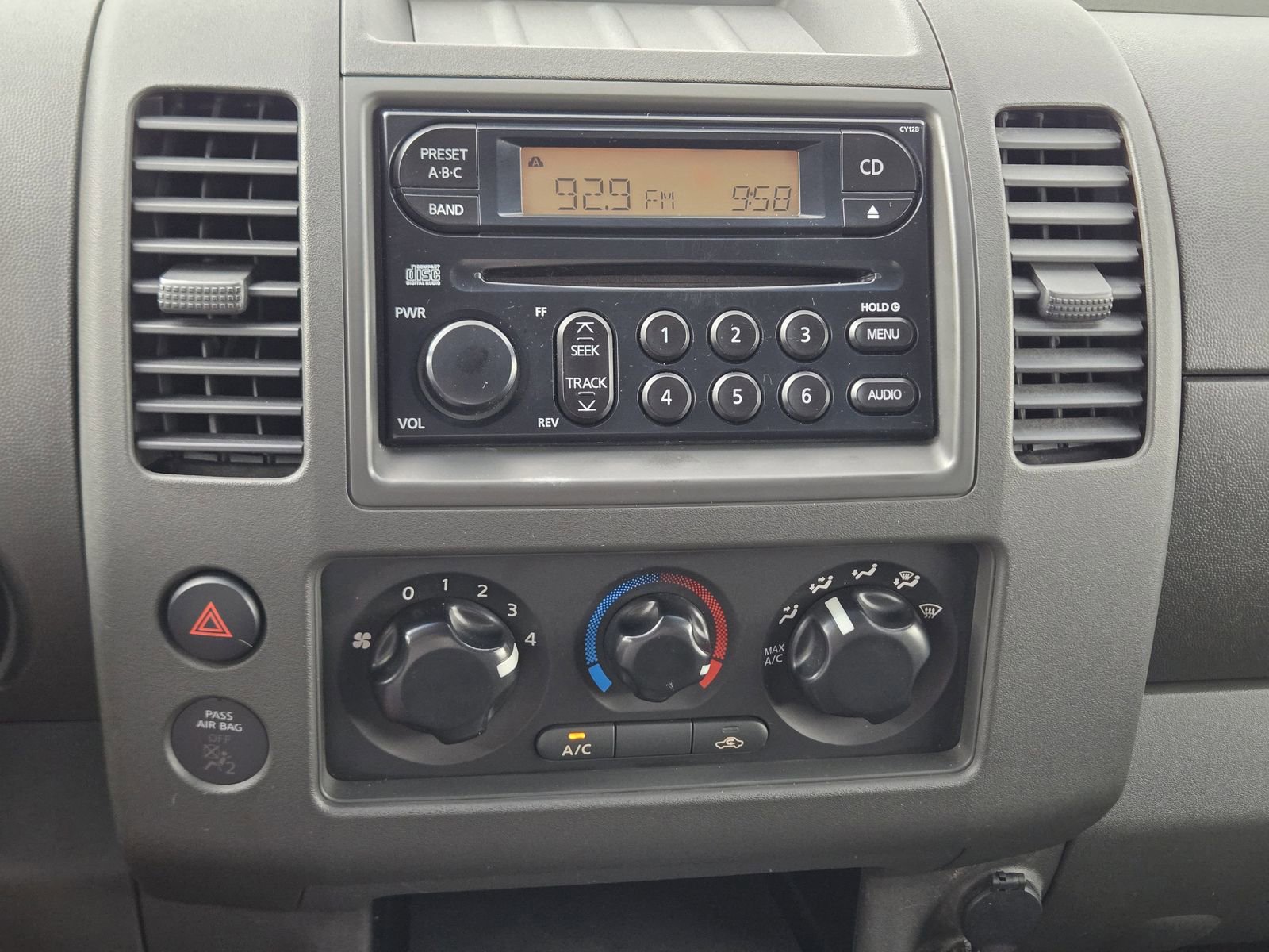 Used 2006 Nissan Frontier XE w/ (G01) XE Preferred Pkg image 15