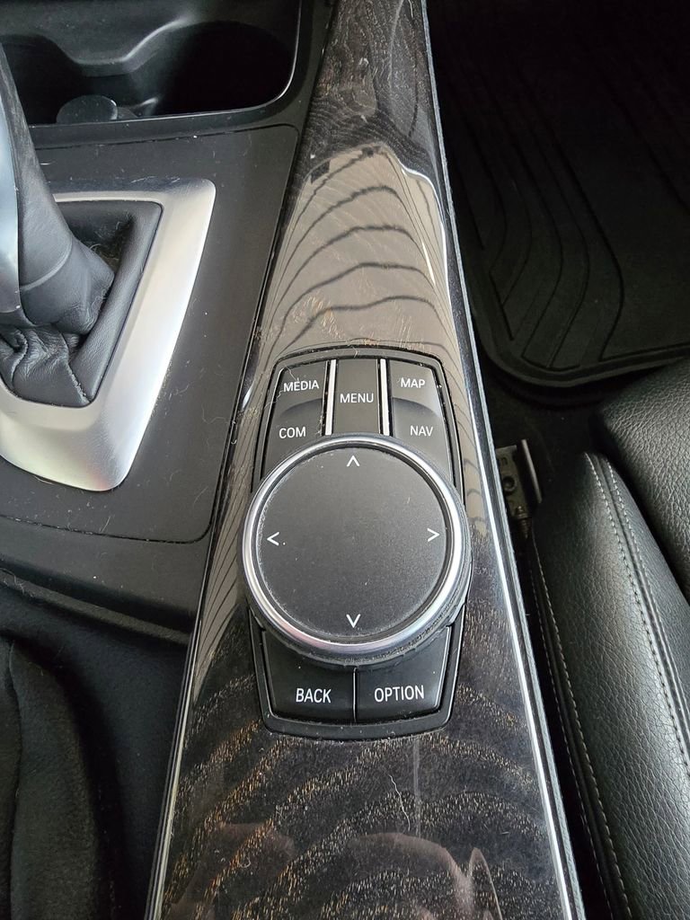 Used 2018 BMW 340i Gran Turismo xDrive image 26